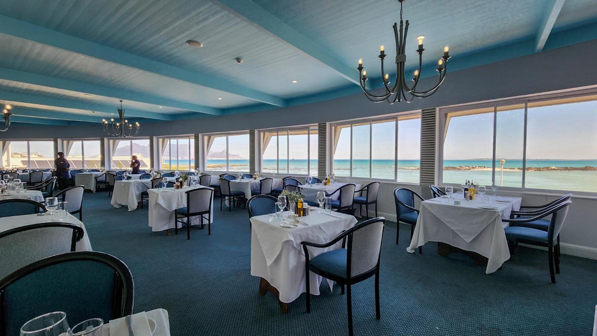 The Blue Peter Hotel Bloubergstrand Exterior photo