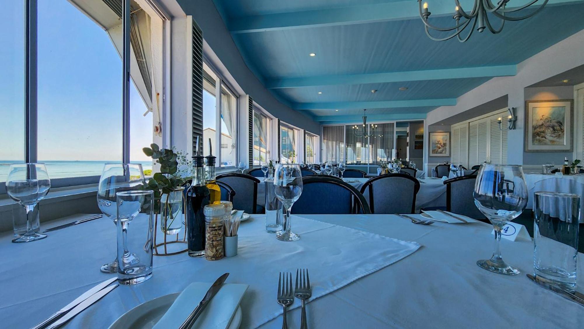 The Blue Peter Hotel Bloubergstrand Exterior photo