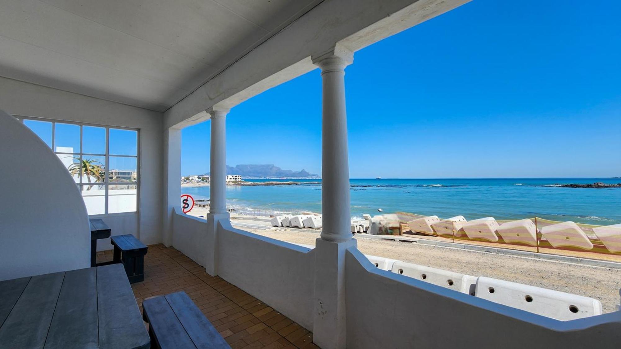The Blue Peter Hotel Bloubergstrand Exterior photo