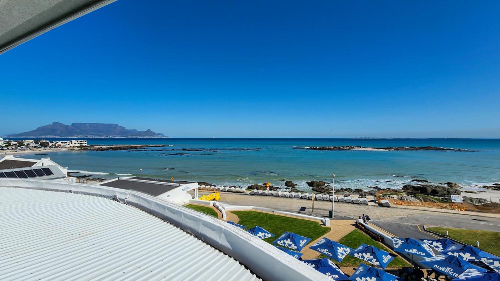 The Blue Peter Hotel Bloubergstrand Exterior photo