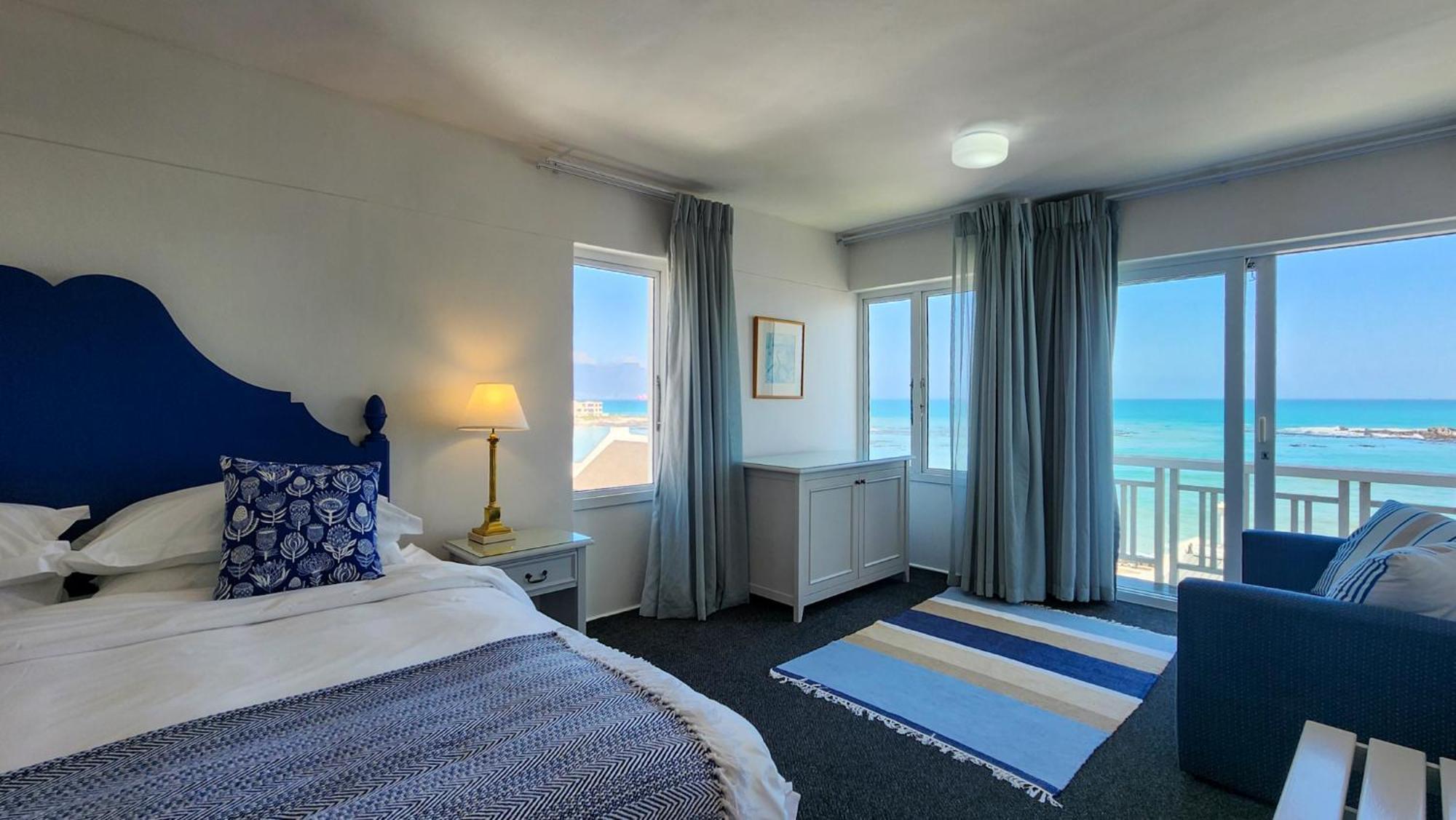 The Blue Peter Hotel Bloubergstrand Exterior photo