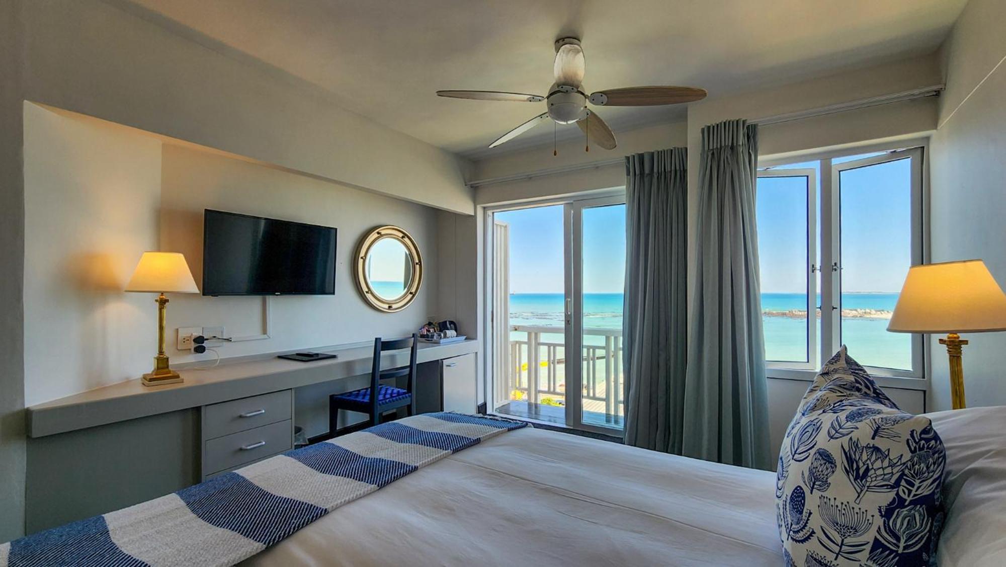 The Blue Peter Hotel Bloubergstrand Exterior photo